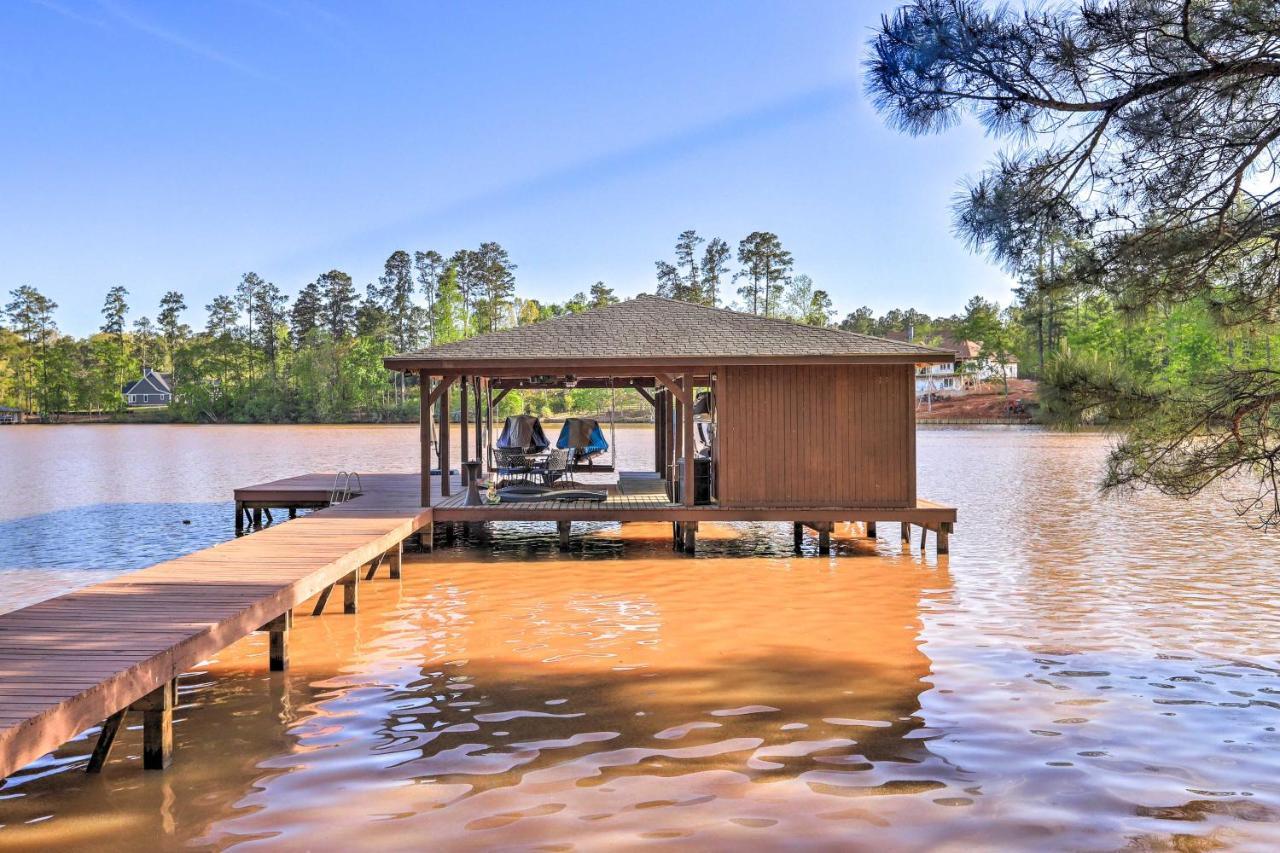 Chic Lake Sinclair Retreat With Dock And Hot Tub! Villa Resseaus Crossroads Esterno foto